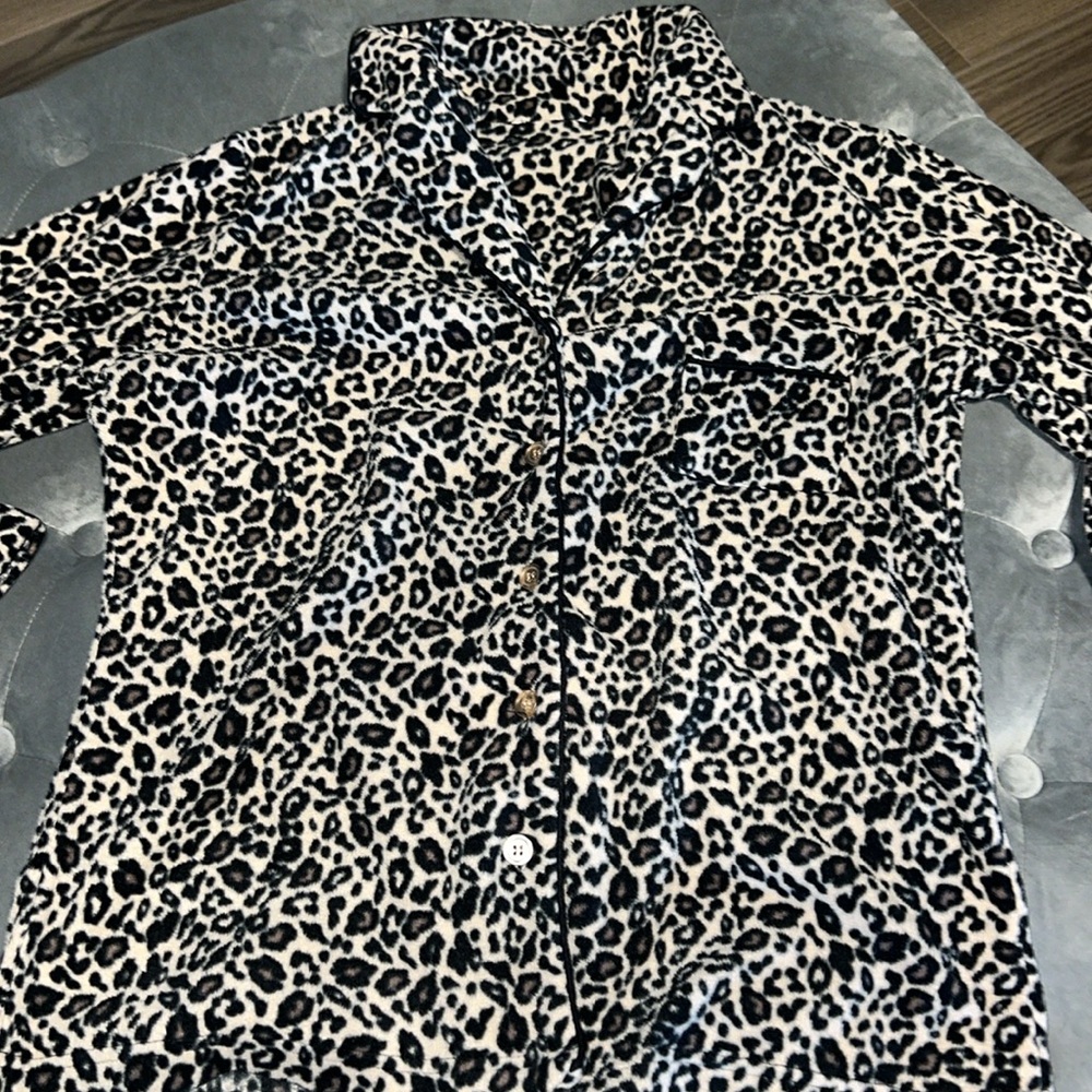 Fuzzy pjs - Picture 2 of 3